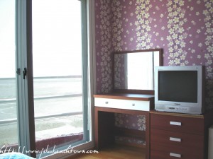 beachtown_room3-02