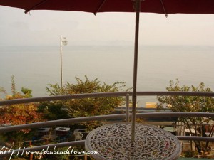 beachtown_room_terrace01